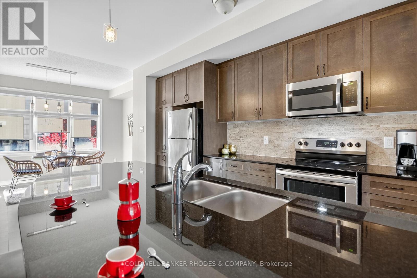 815 Mikinak Road, Ottawa, Ontario  K1K 4Z9 - Photo 13 - X12463293