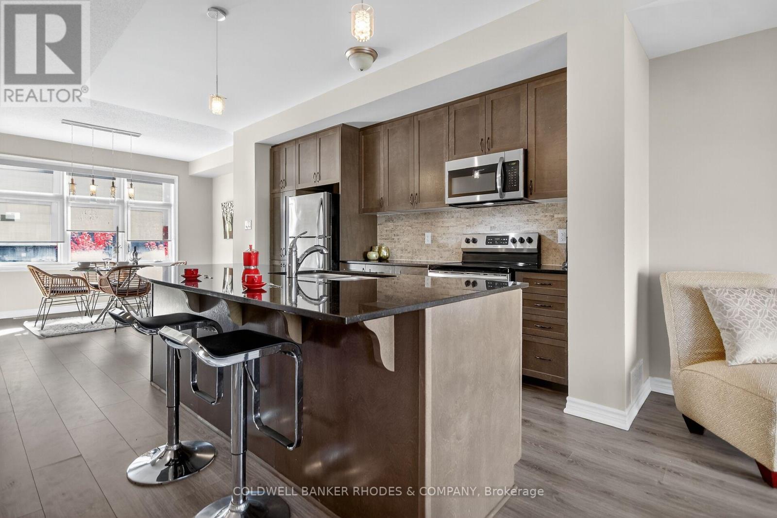 815 Mikinak Road, Ottawa, Ontario  K1K 4Z9 - Photo 14 - X12463293