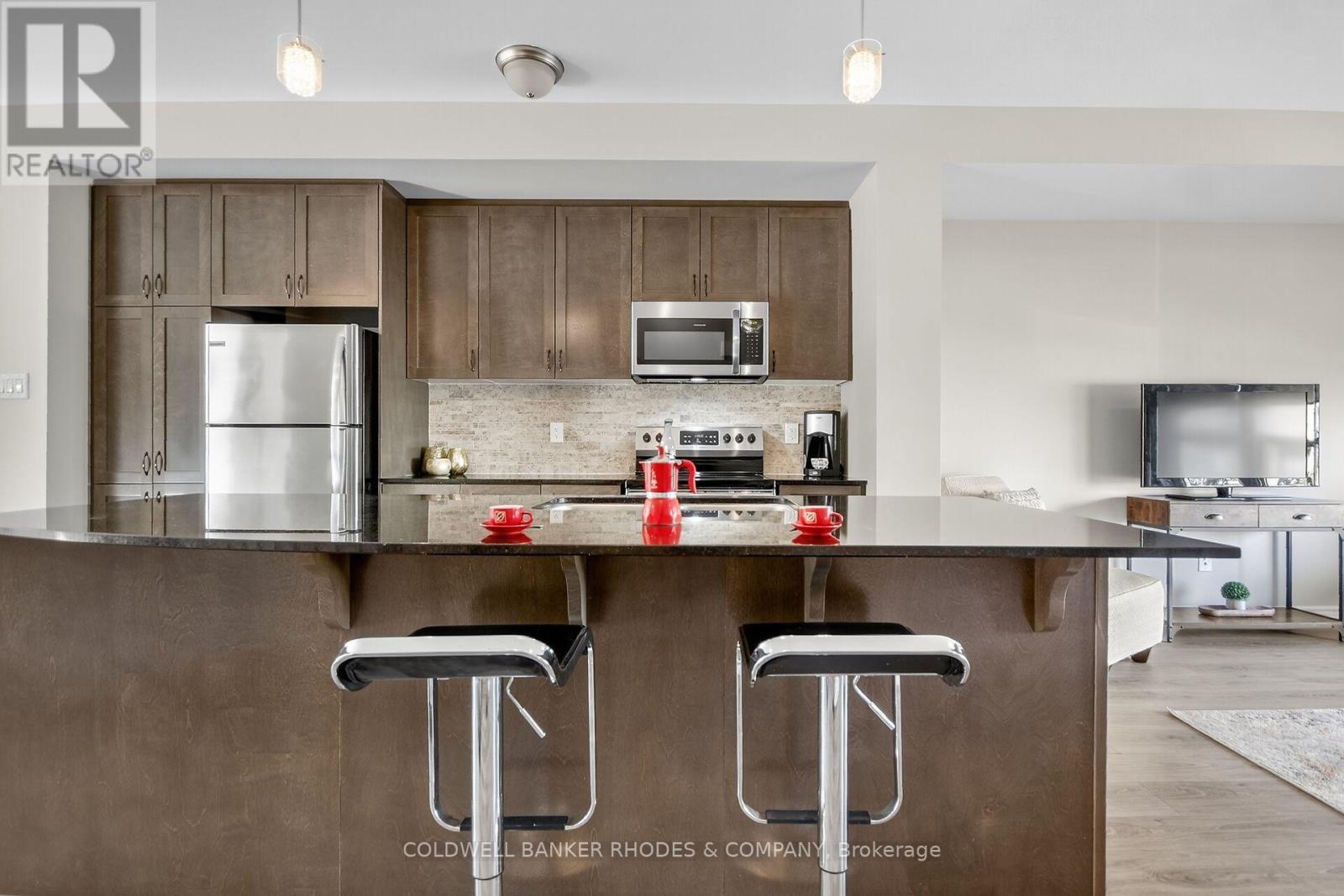 815 Mikinak Road, Ottawa, Ontario  K1K 4Z9 - Photo 15 - X12463293