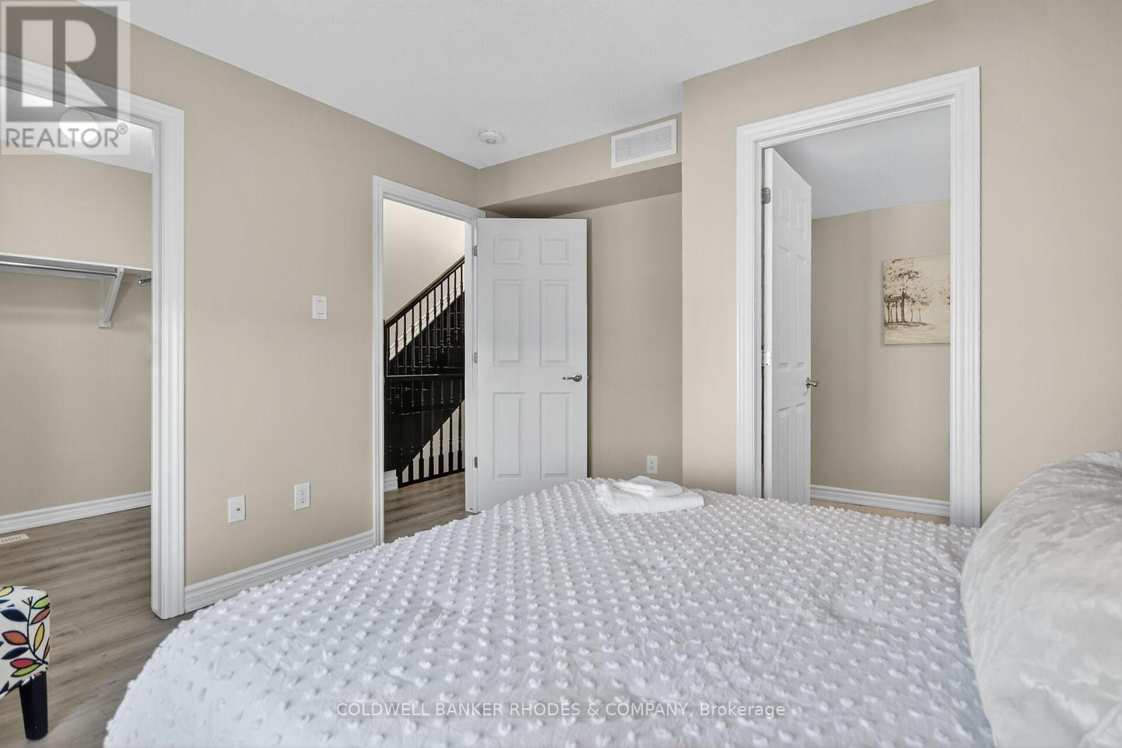 815 Mikinak Road, Ottawa, Ontario  K1K 4Z9 - Photo 25 - X12463293