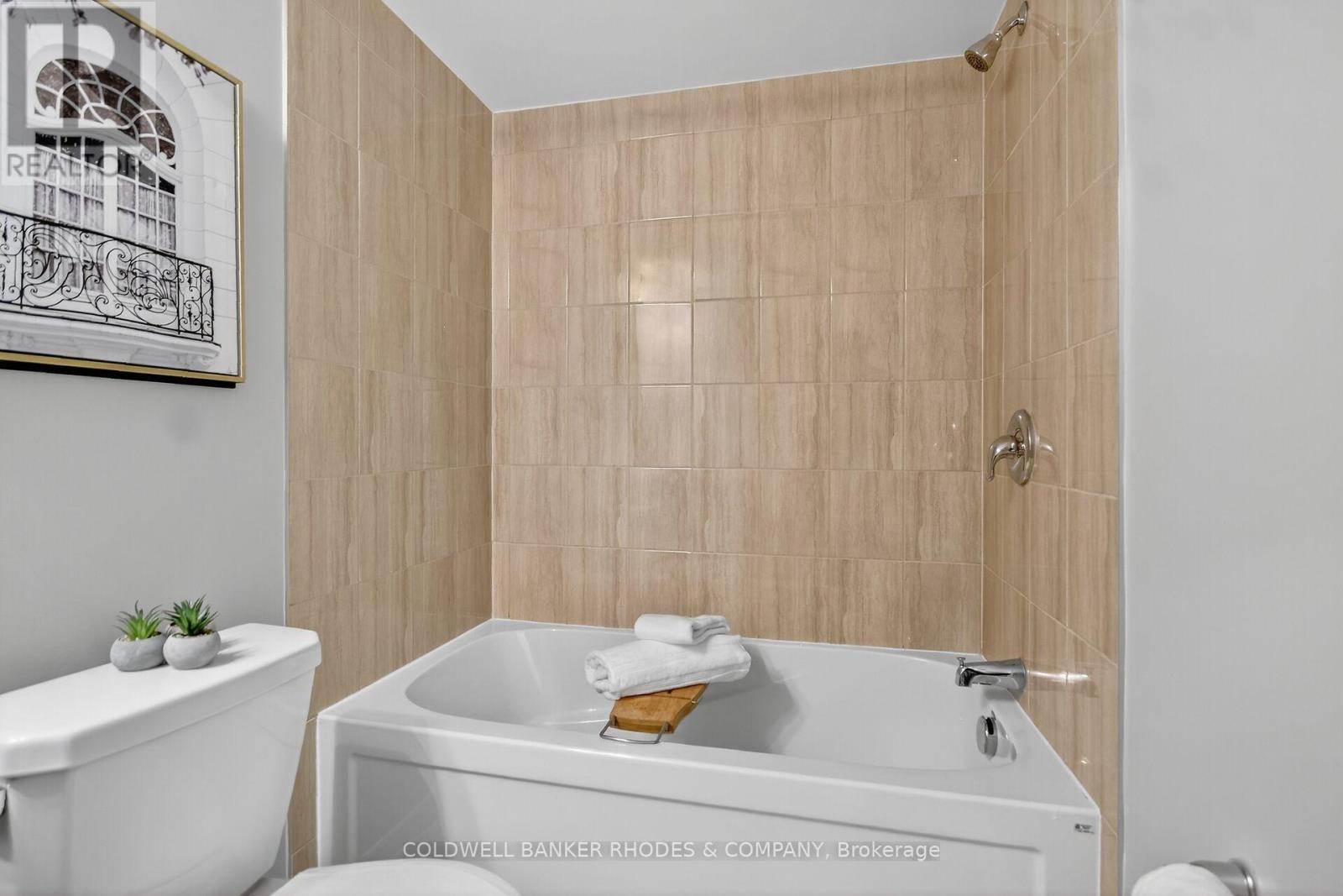 815 Mikinak Road, Ottawa, Ontario  K1K 4Z9 - Photo 32 - X12463293