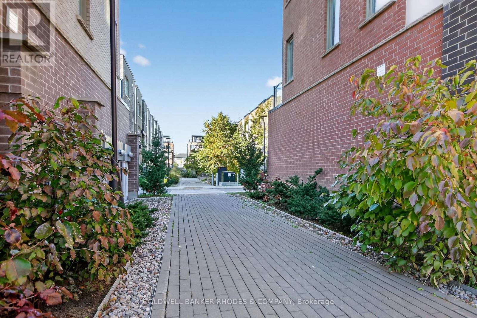 815 Mikinak Road, Ottawa, Ontario  K1K 4Z9 - Photo 49 - X12463293