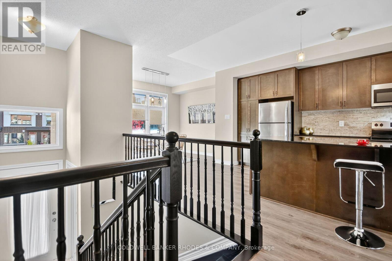 815 Mikinak Road, Ottawa, Ontario  K1K 4Z9 - Photo 6 - X12463293