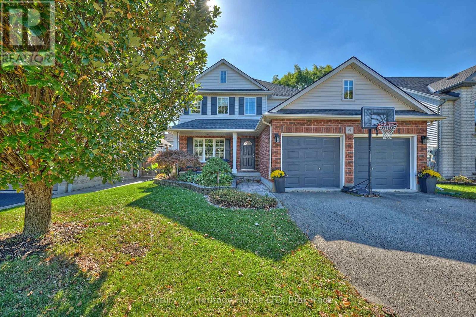 4 Arlene Street, St. Catharines, Ontario  L2S 4C9 - Photo 1 - X12463218