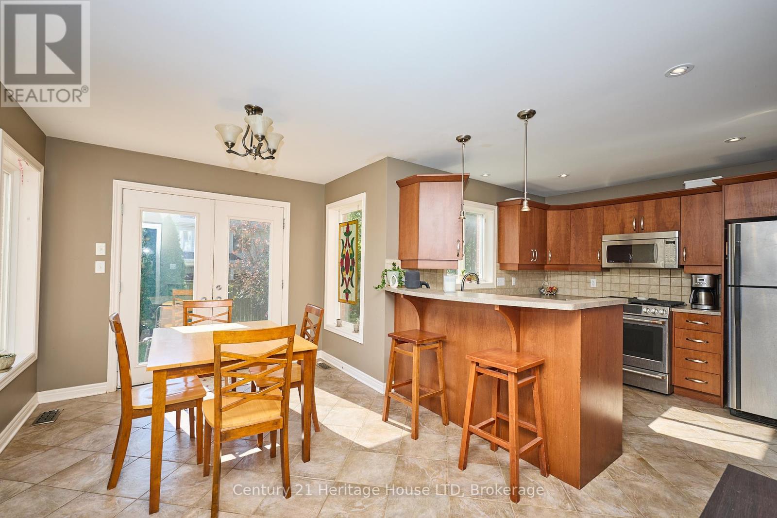 4 Arlene Street, St. Catharines, Ontario  L2S 4C9 - Photo 12 - X12463218