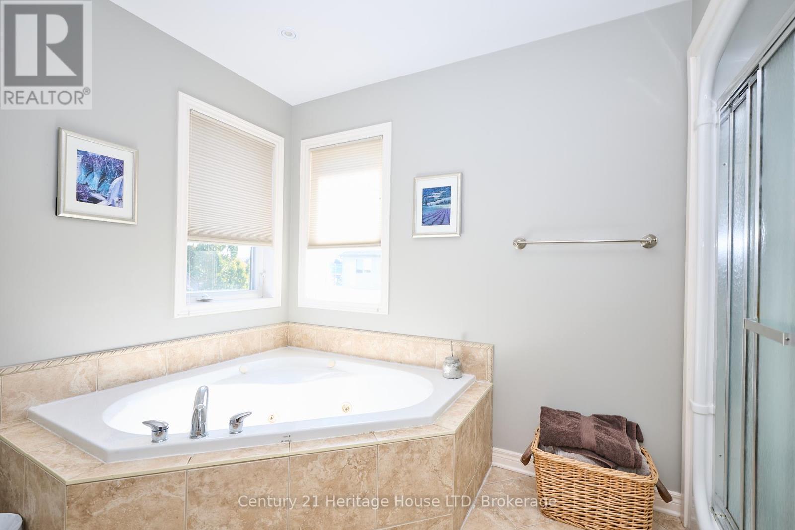 4 Arlene Street, St. Catharines, Ontario  L2S 4C9 - Photo 21 - X12463218