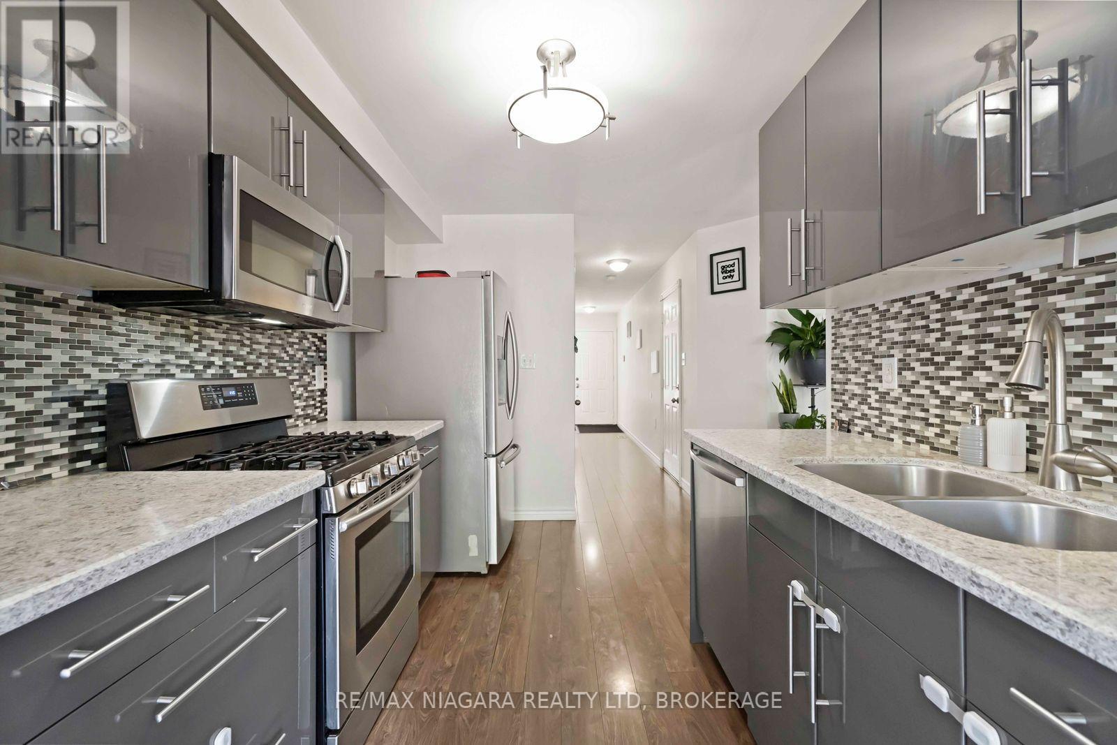 2 - 9 Lakeshore Road, St. Catharines, Ontario  L2N 2S7 - Photo 19 - X12463266