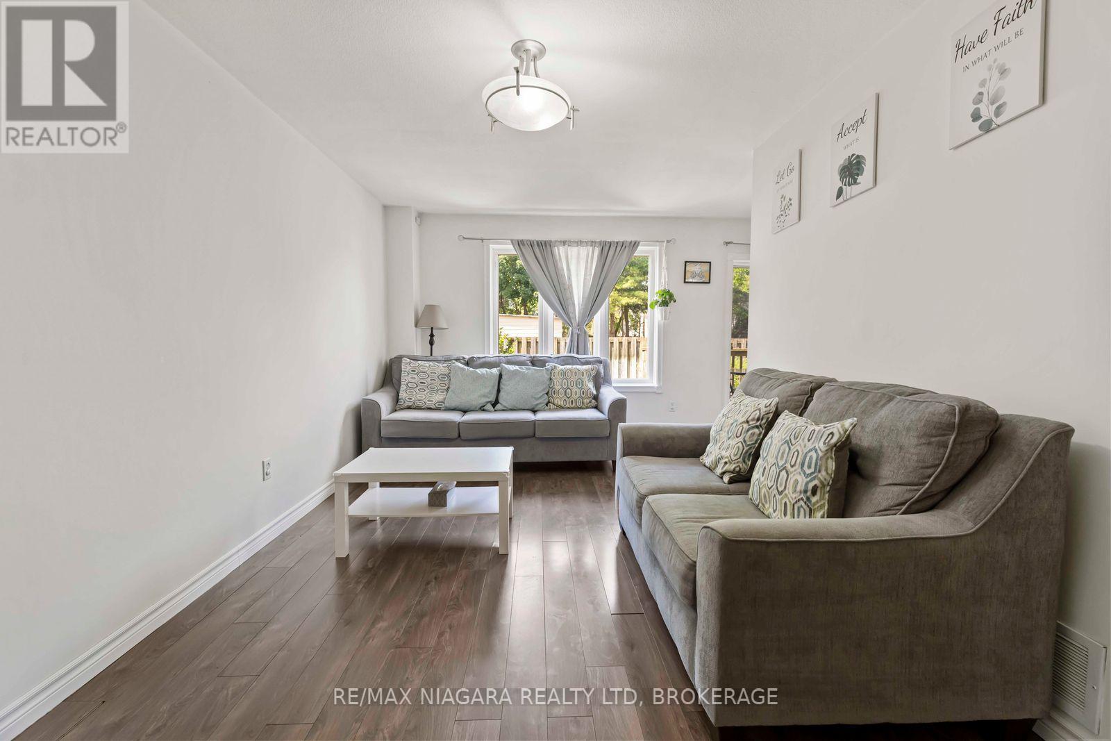 2 - 9 Lakeshore Road, St. Catharines, Ontario  L2N 2S7 - Photo 6 - X12463266