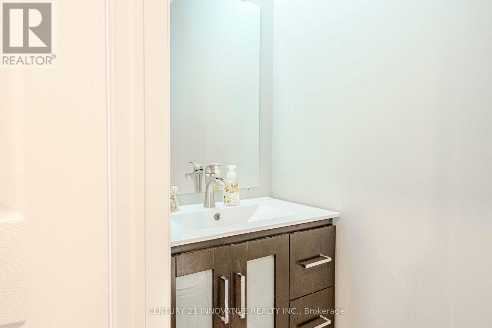 Upper - 13 Darren Hill Trail, Markham, Ontario  L6E 0H1 - Photo 19 - N12430266