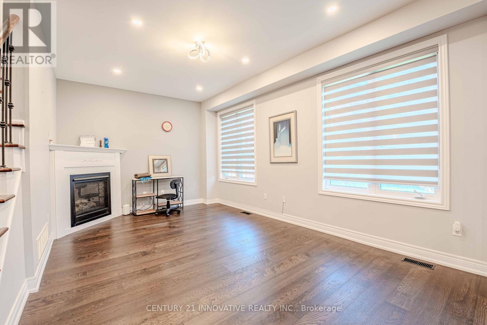 Upper - 13 Darren Hill Trail, Markham, Ontario  L6E 0H1 - Photo 12 - N12430266