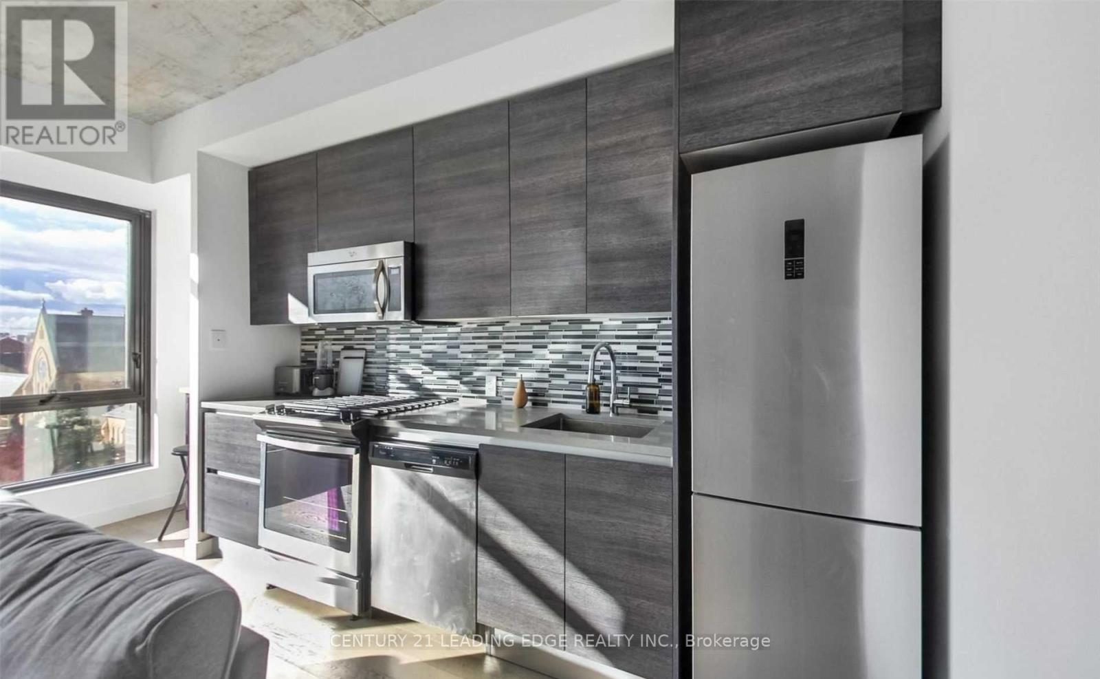 409 - 111 Bathurst Street, Toronto, Ontario  M5V 0M9 - Photo 3 - C12462989