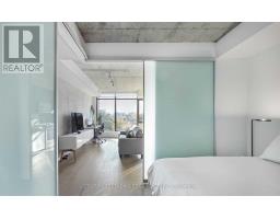 409 - 111 BATHURST STREET, Toronto, Ontario