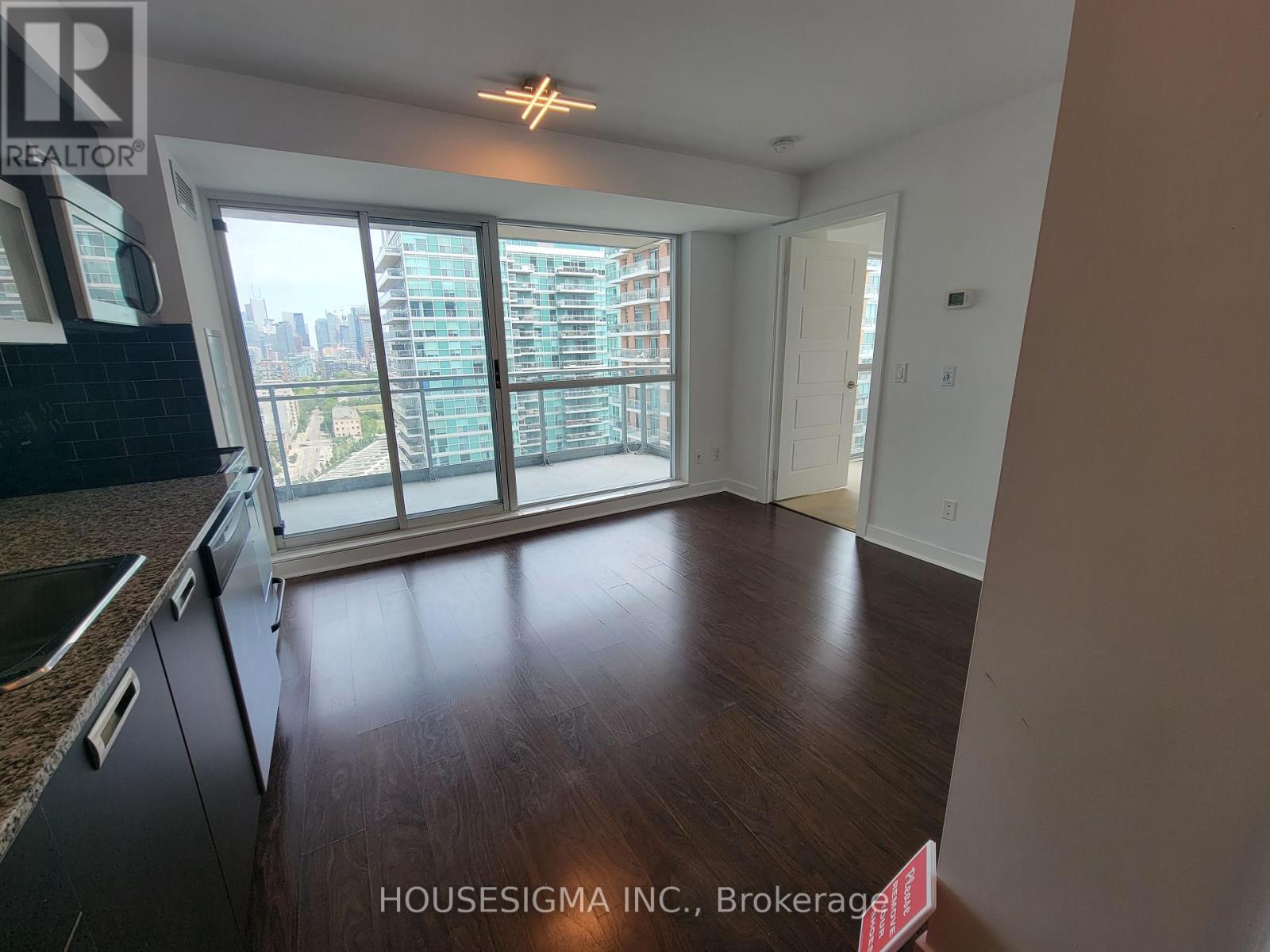 2012 - 100 WESTERN BATTERY ROAD, Toronto, Ontario