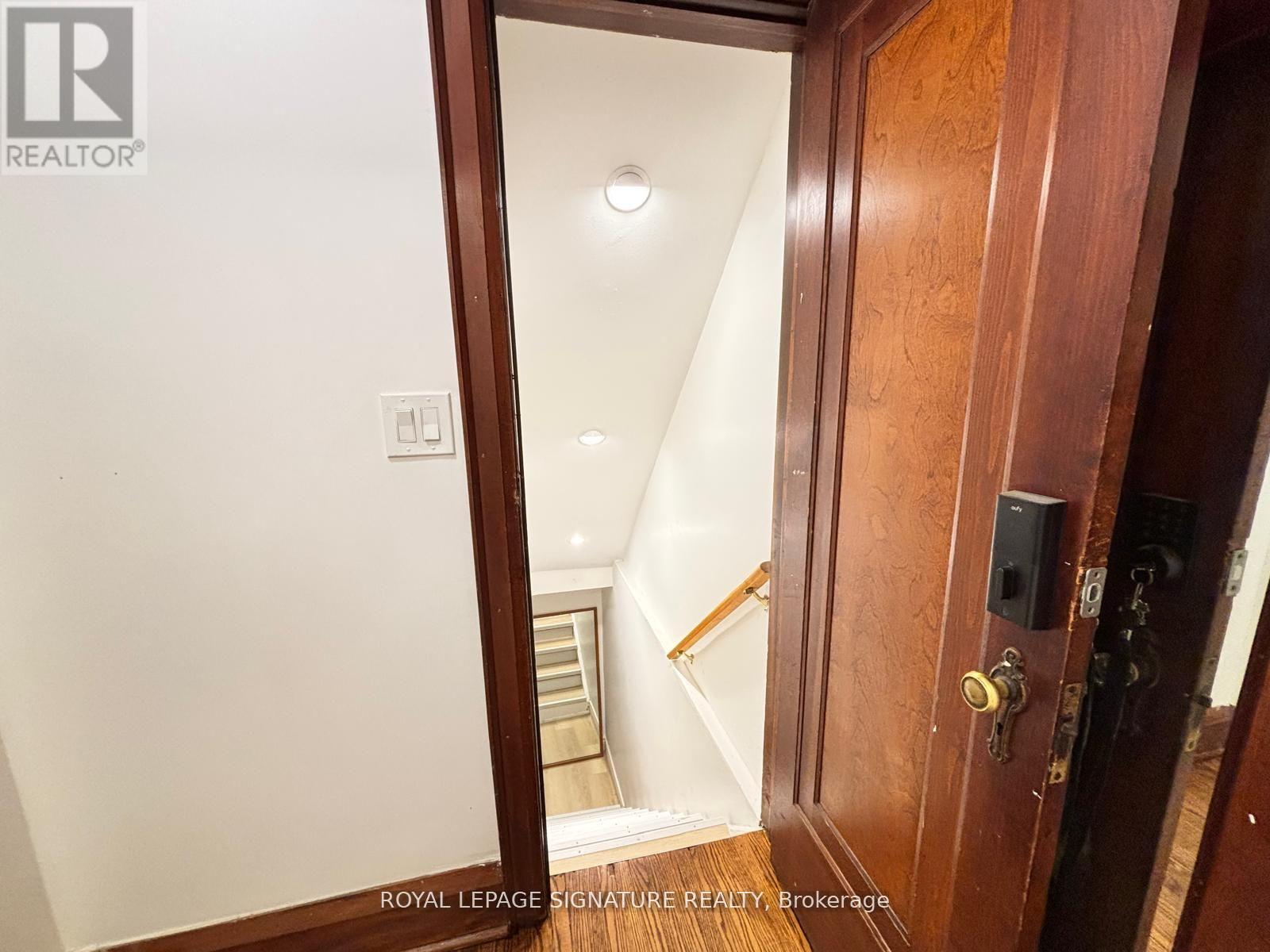 524 Eglinton Avenue E, Toronto, Ontario  M4P 1N6 - Photo 24 - C12463062