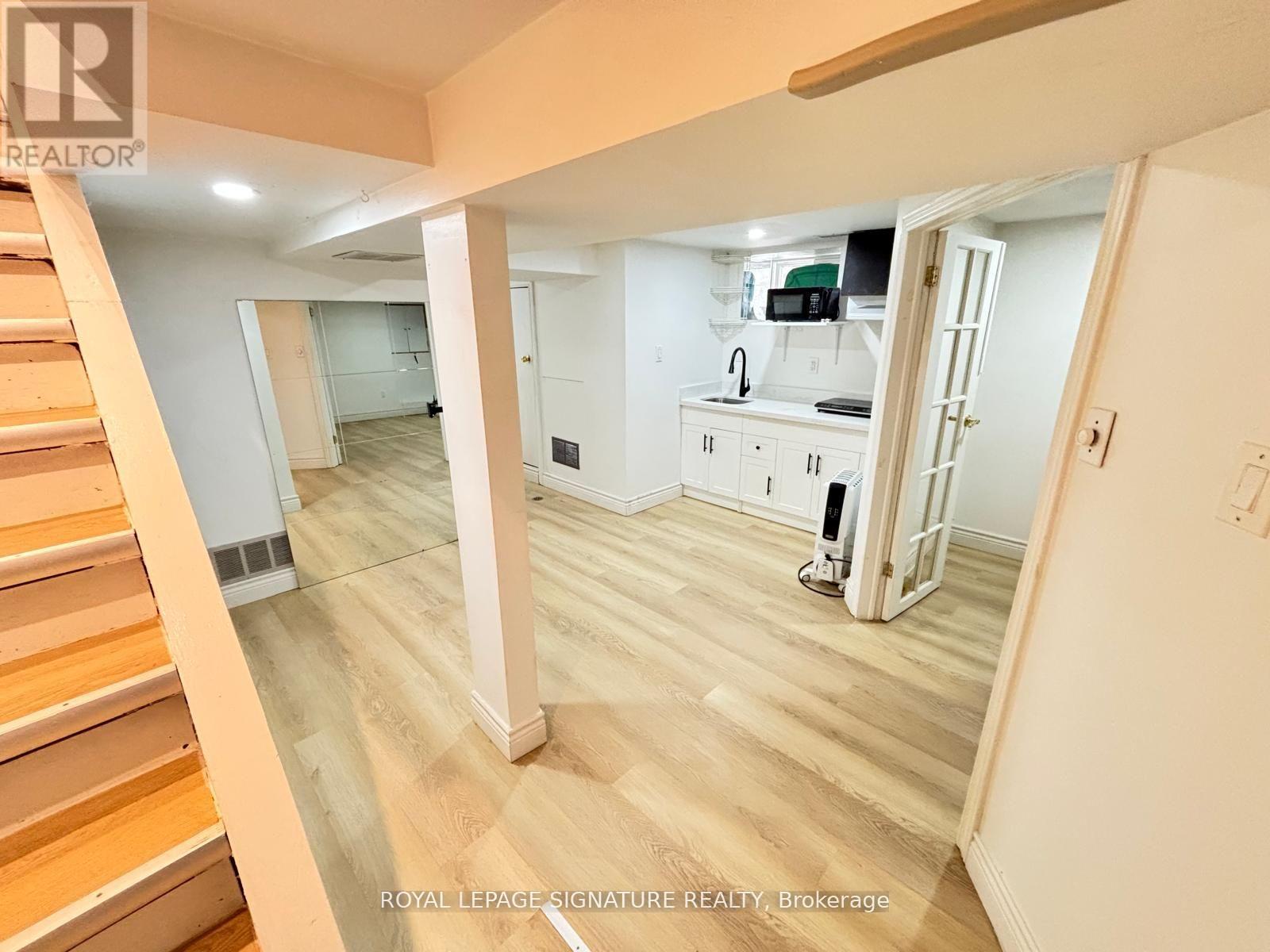 524 Eglinton Avenue E, Toronto, Ontario  M4P 1N6 - Photo 25 - C12463062