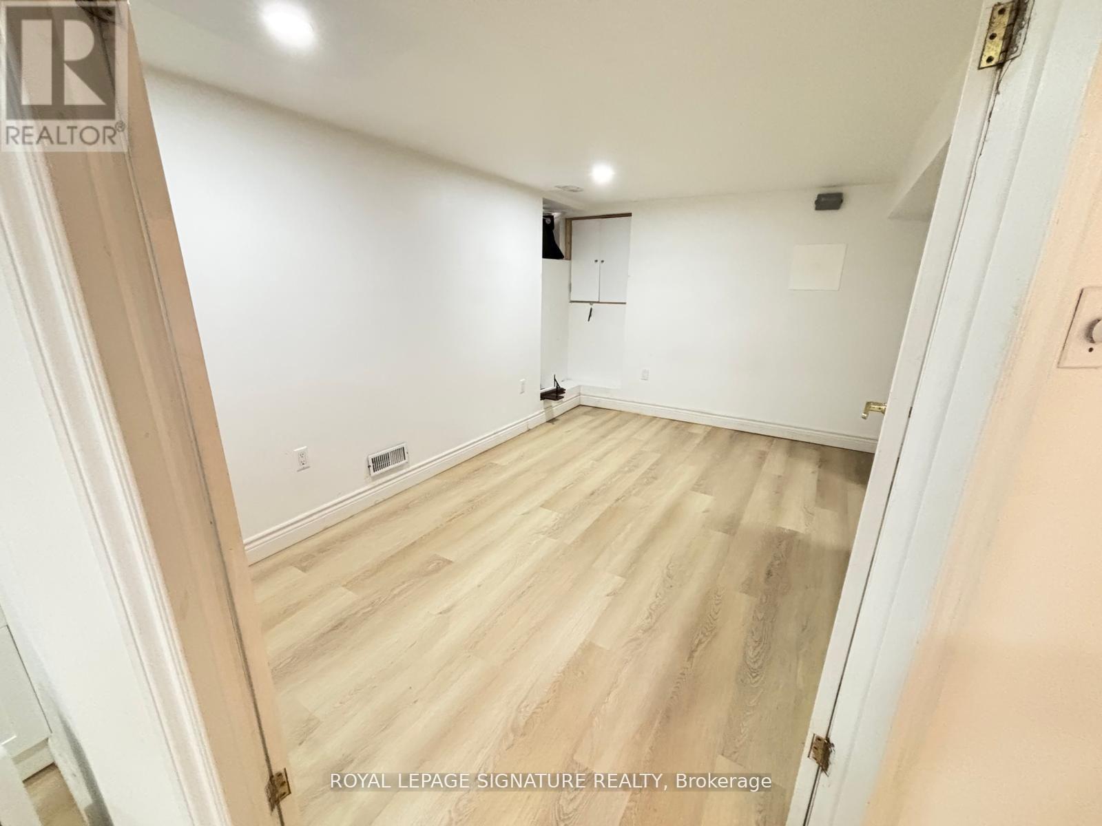 524 Eglinton Avenue E, Toronto, Ontario  M4P 1N6 - Photo 26 - C12463062