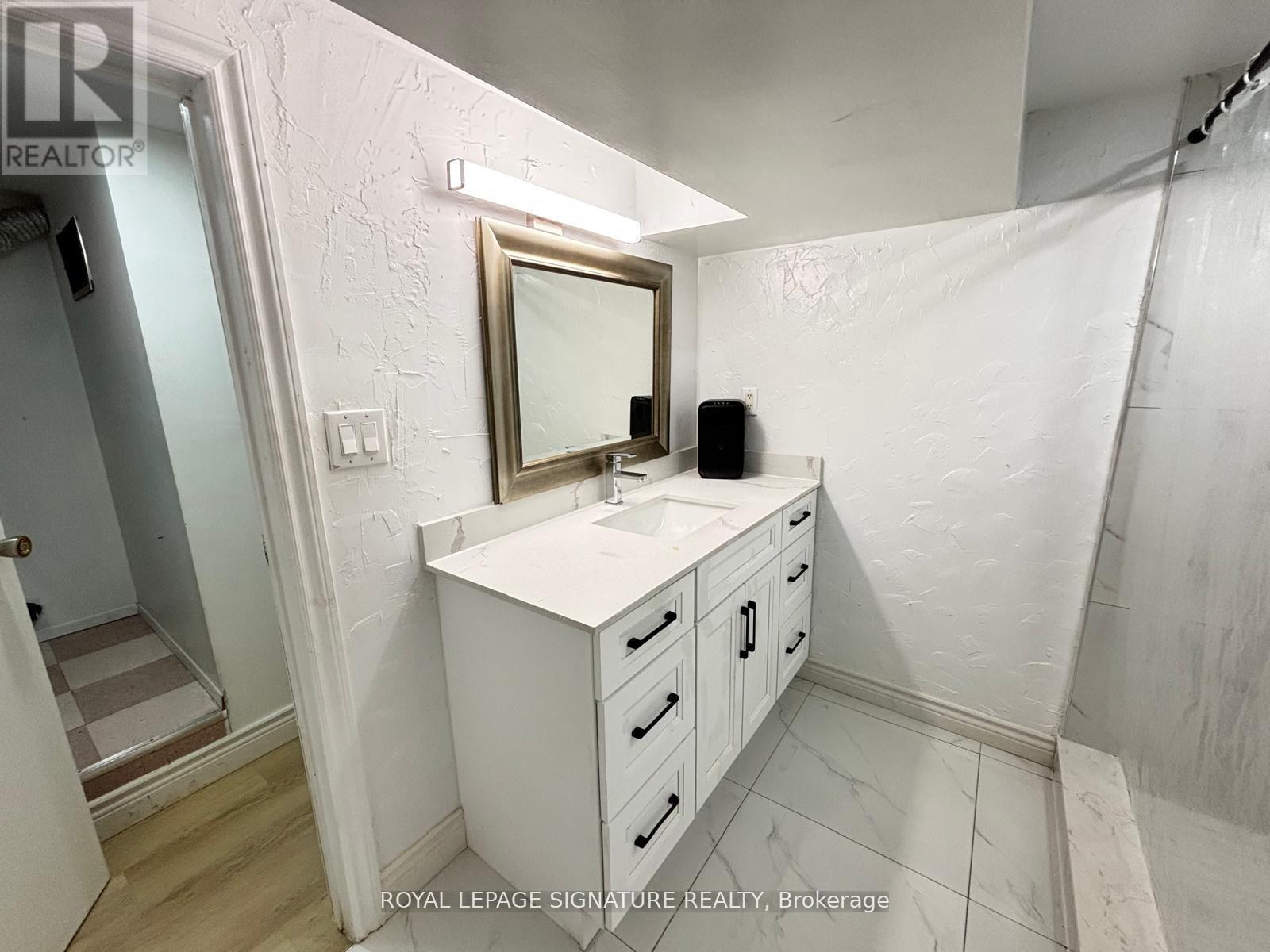 524 Eglinton Avenue E, Toronto, Ontario  M4P 1N6 - Photo 28 - C12463062