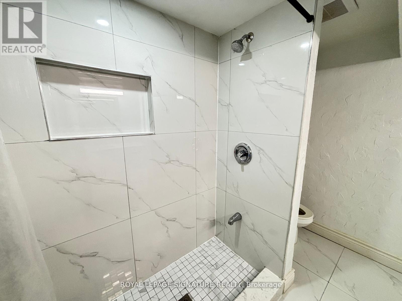 524 Eglinton Avenue E, Toronto, Ontario  M4P 1N6 - Photo 29 - C12463062