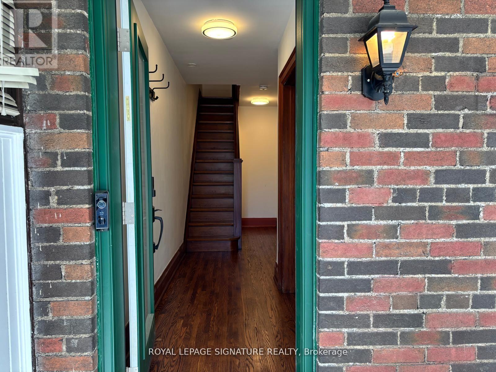 524 Eglinton Avenue E, Toronto, Ontario  M4P 1N6 - Photo 4 - C12463062