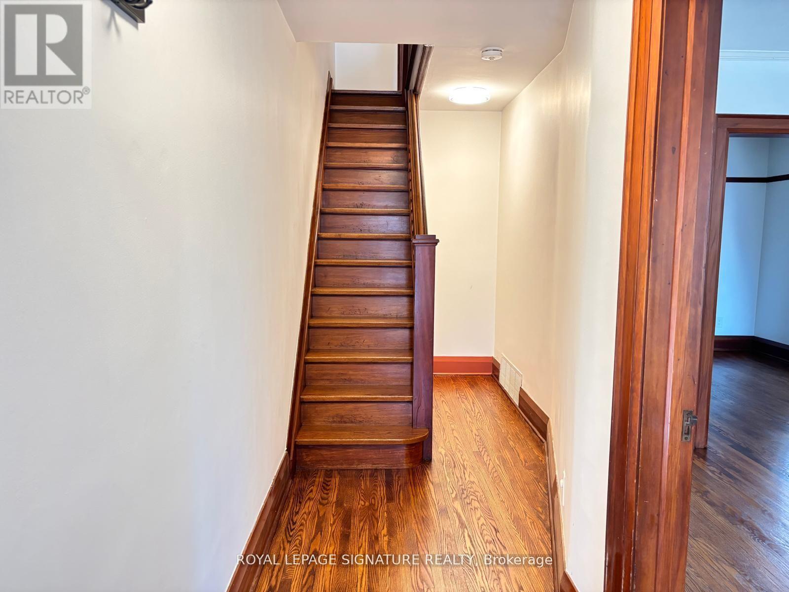 524 Eglinton Avenue E, Toronto, Ontario  M4P 1N6 - Photo 5 - C12463062