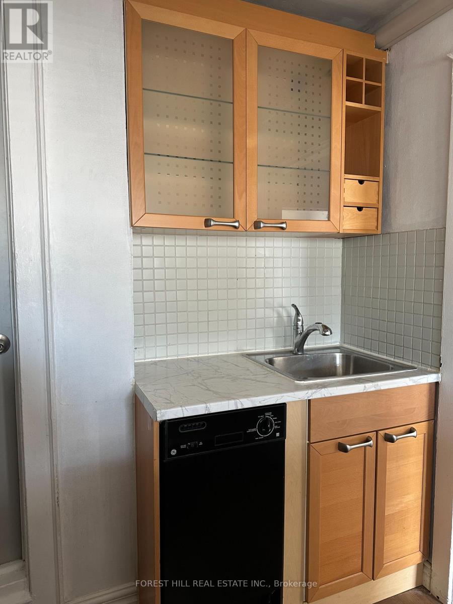 1 - 280 Eglinton Avenue W, Toronto, Ontario  M4R 1B2 - Photo 8 - C12463085