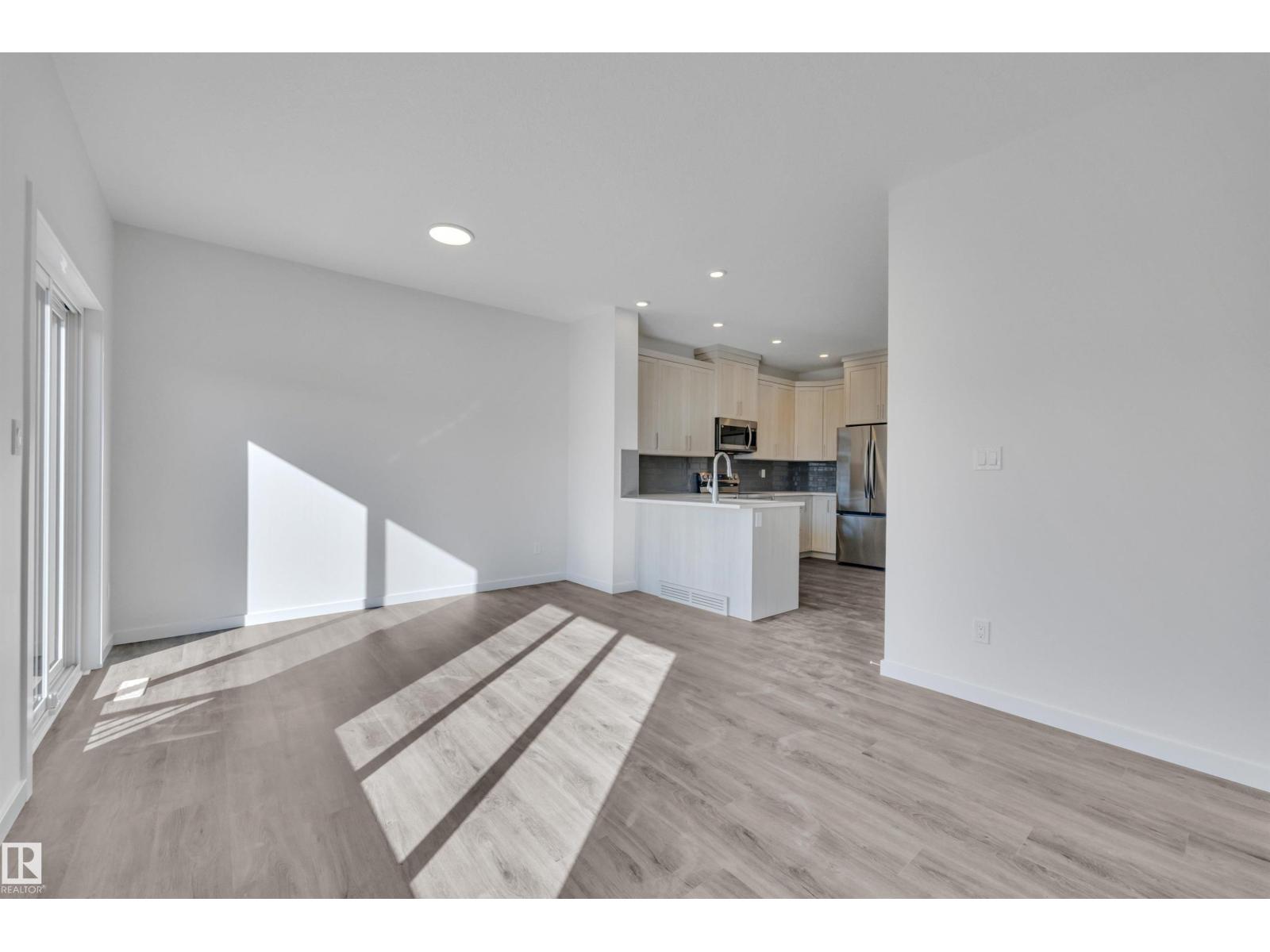8925 Elves Lo Nw, Edmonton, Alberta  T6M 3G3 - Photo 10 - E4459076