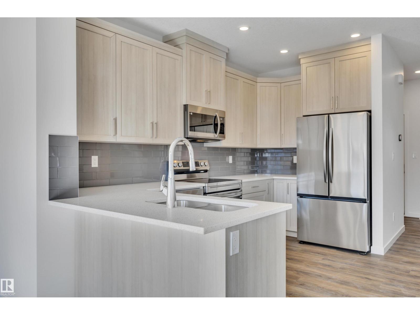 8925 Elves Lo Nw, Edmonton, Alberta  T6M 3G3 - Photo 11 - E4459076