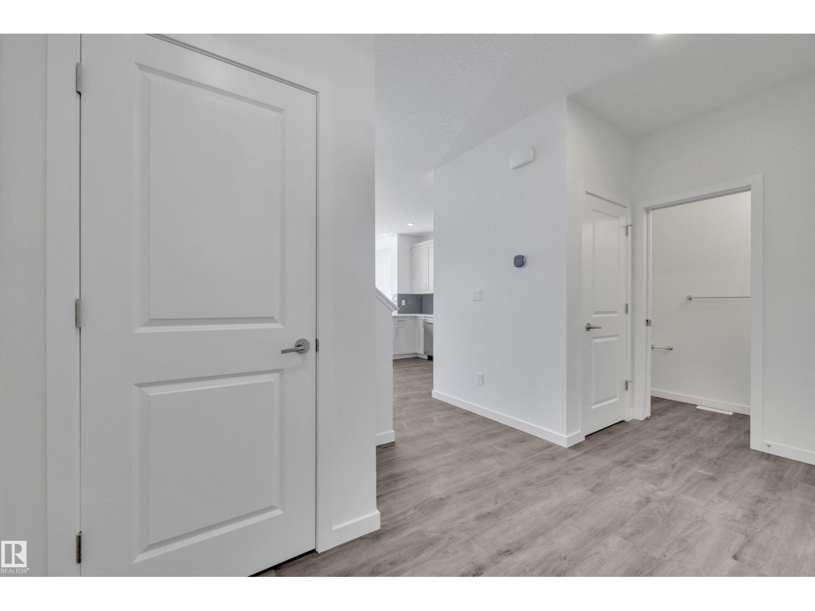 8925 Elves Lo Nw, Edmonton, Alberta  T6M 3G3 - Photo 6 - E4459076