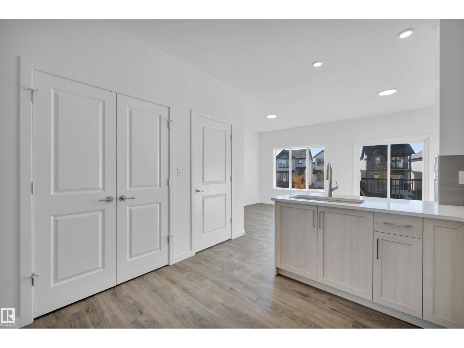 8925 Elves Lo Nw, Edmonton, Alberta  T6M 3G3 - Photo 13 - E4459076