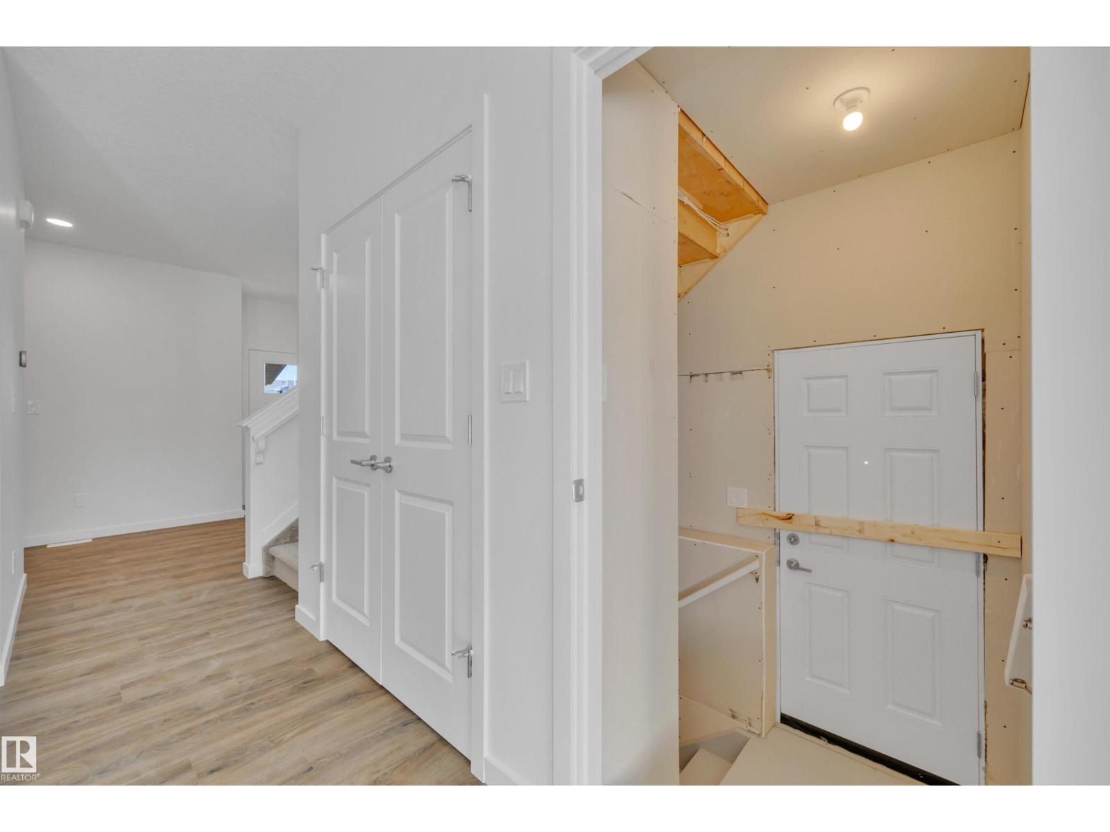 8925 Elves Lo Nw, Edmonton, Alberta  T6M 3G3 - Photo 31 - E4459076