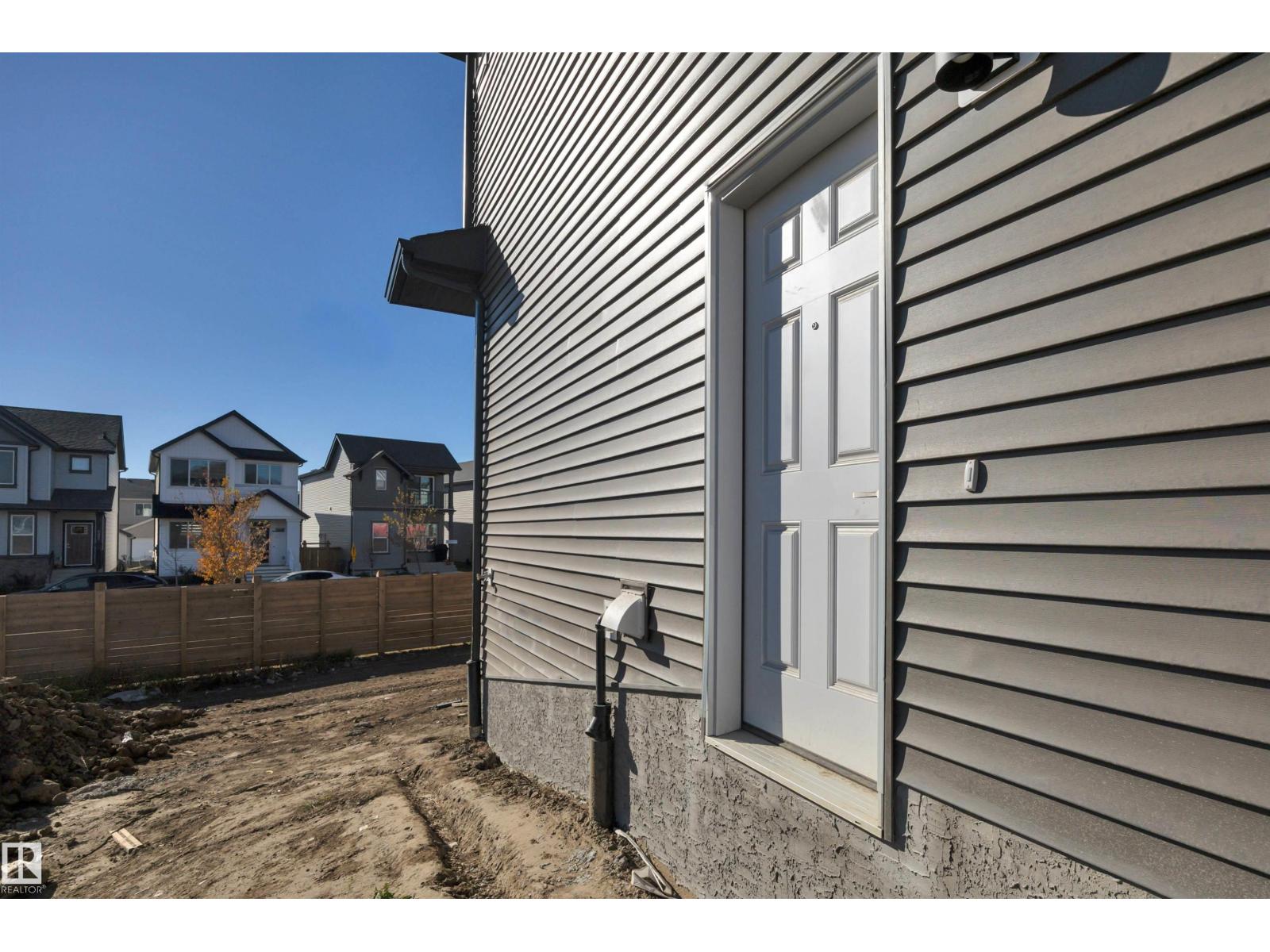 8925 Elves Lo Nw, Edmonton, Alberta  T6M 3G3 - Photo 35 - E4459076