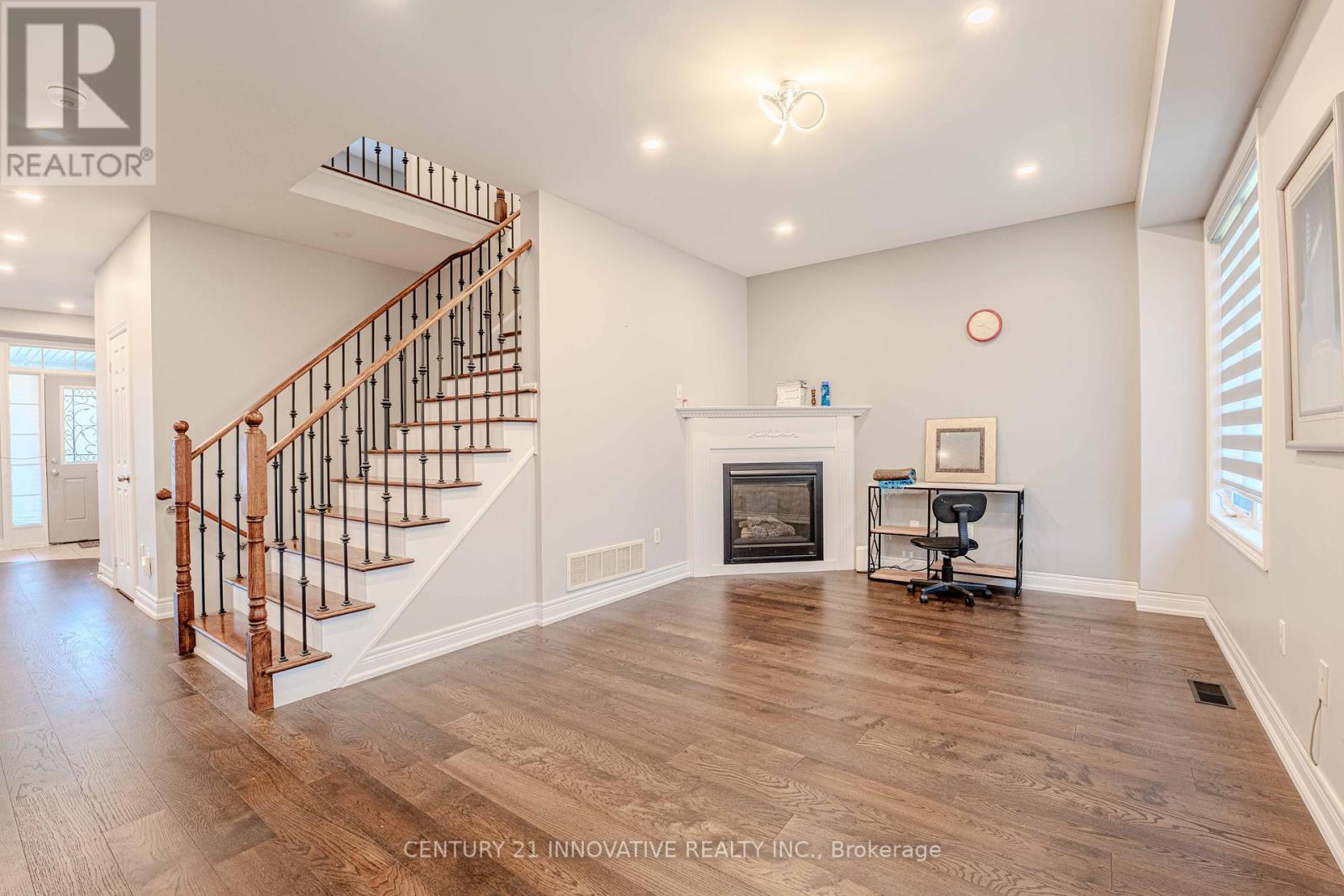 Upper - 13 Darren Hill Trail, Markham, Ontario  L6E 0H1 - Photo 13 - N12430266