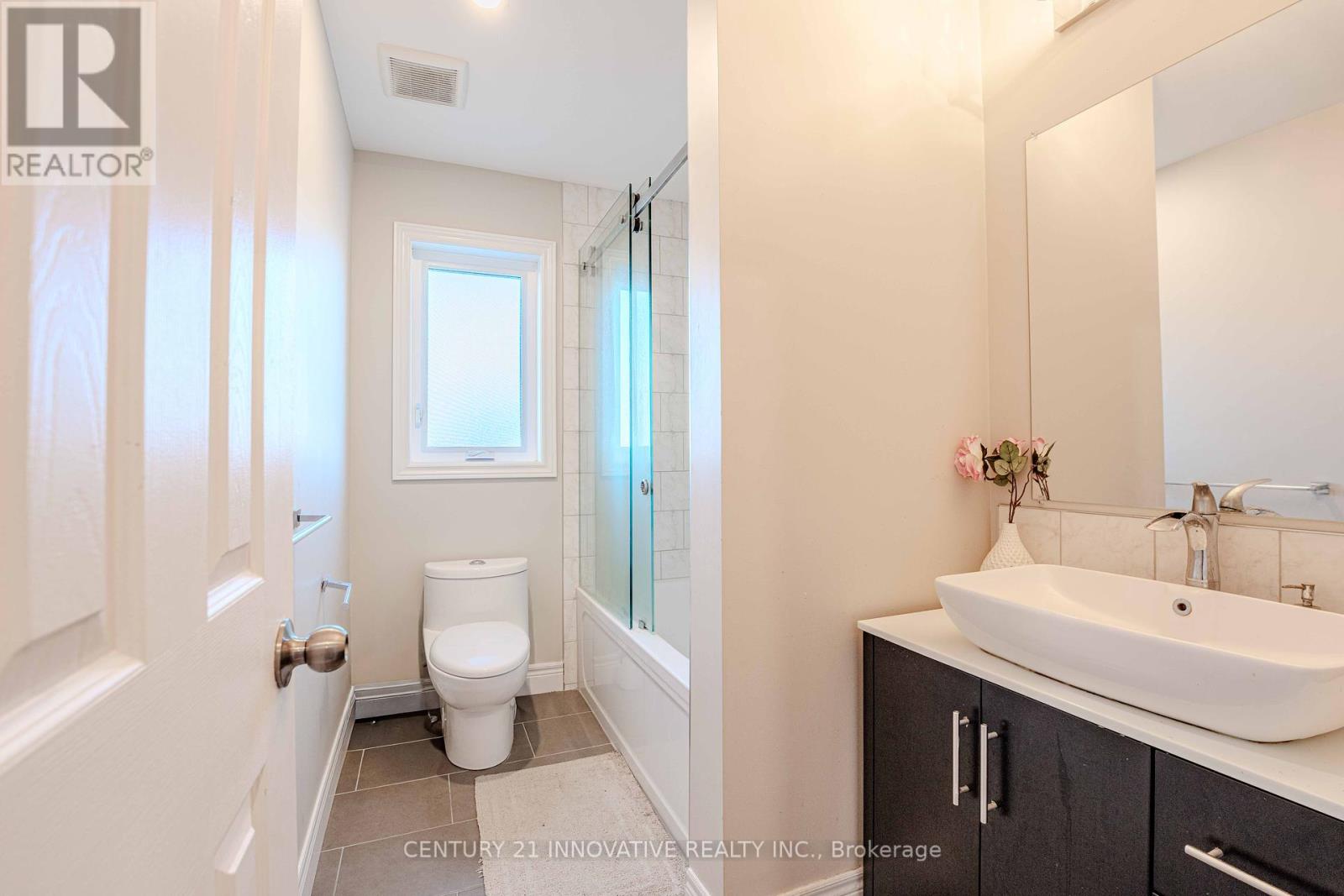 Upper - 13 Darren Hill Trail, Markham, Ontario  L6E 0H1 - Photo 24 - N12430266