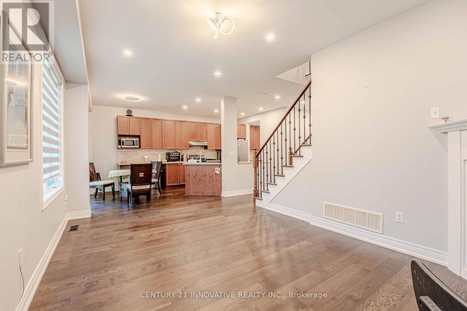 Upper - 13 Darren Hill Trail, Markham, Ontario  L6E 0H1 - Photo 14 - N12430266