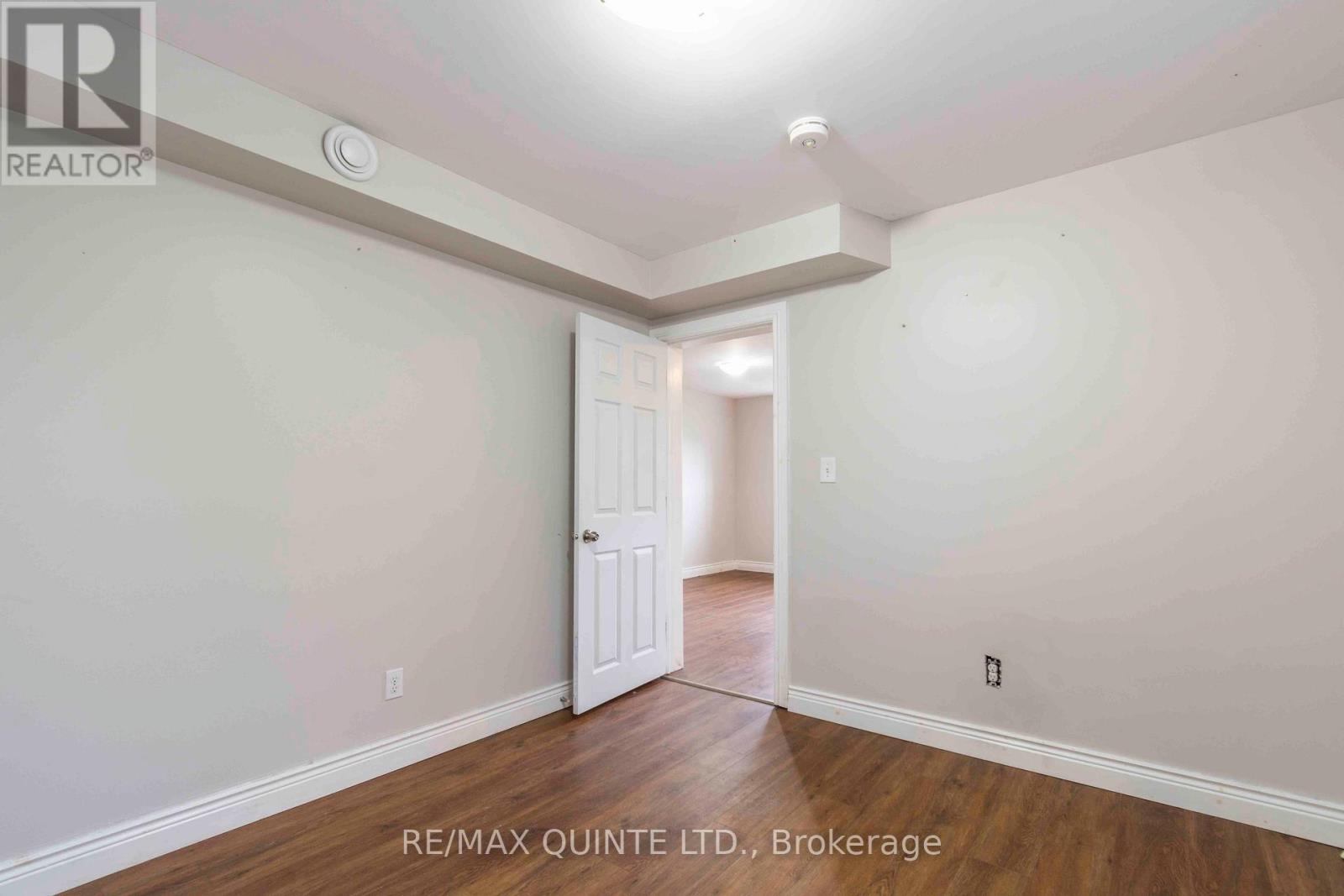 59 North Front Street, Belleville, Ontario  K8P 3B2 - Photo 17 - X12463301