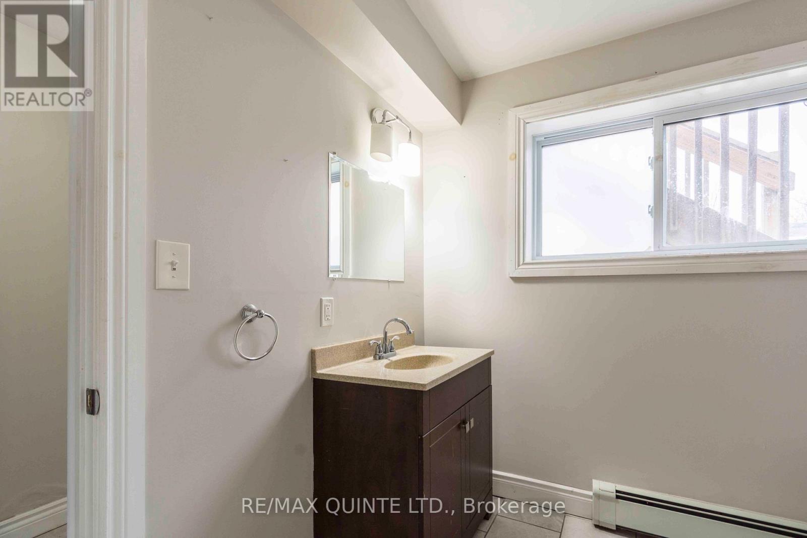 59 North Front Street, Belleville, Ontario  K8P 3B2 - Photo 18 - X12463301
