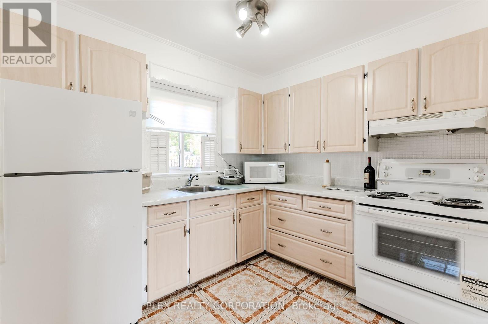 52 Merrian Road, Toronto, Ontario  M1K 3M7 - Photo 6 - E12463038
