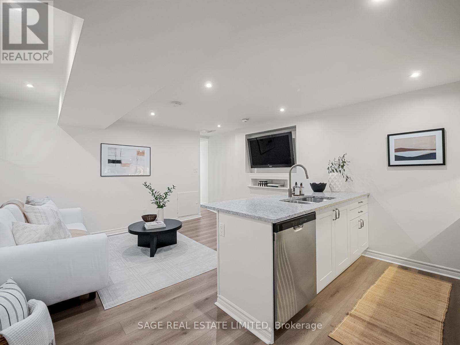 Lower - 76 Boultbee Avenue, Toronto, Ontario  M4J 1B1 - Photo 11 - E12463076