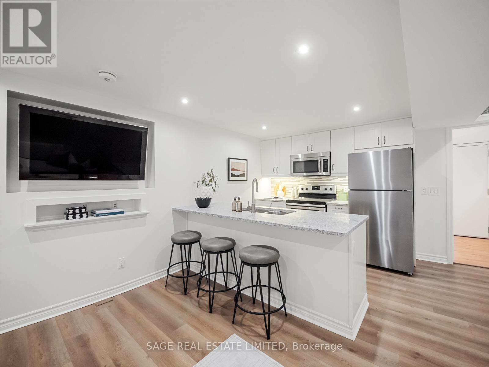 Lower - 76 Boultbee Avenue, Toronto, Ontario  M4J 1B1 - Photo 7 - E12463076