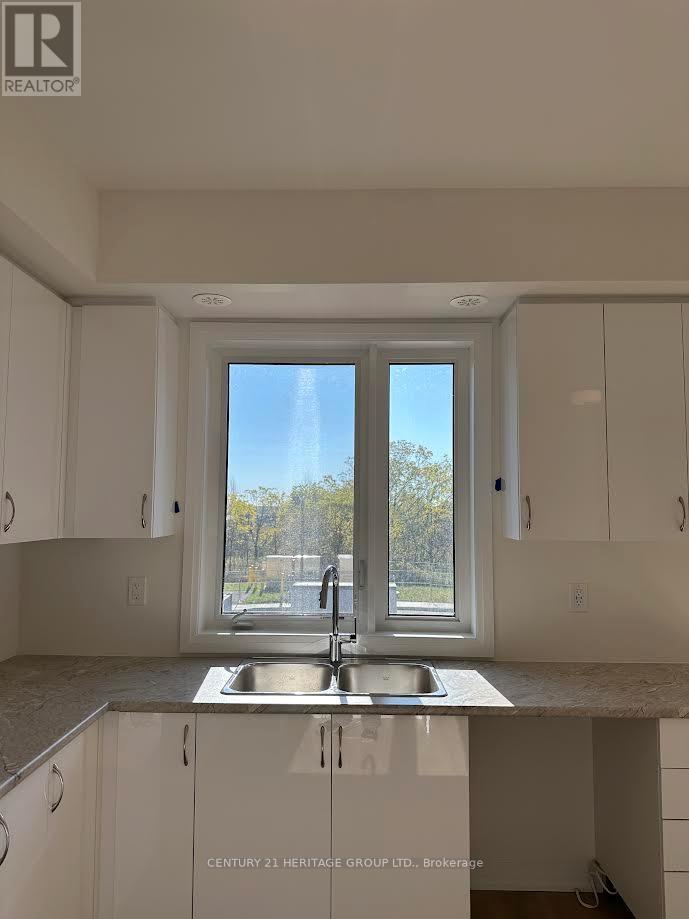 2 - 620 Colborne Street W, Brantford, Ontario N3T 0Y1 - Photo 5 - X12441641