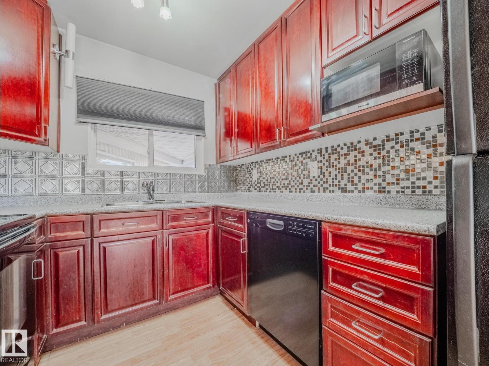 8111 159 St Nw, Edmonton, Alberta  T5R 2E5 - Photo 17 - E4462136