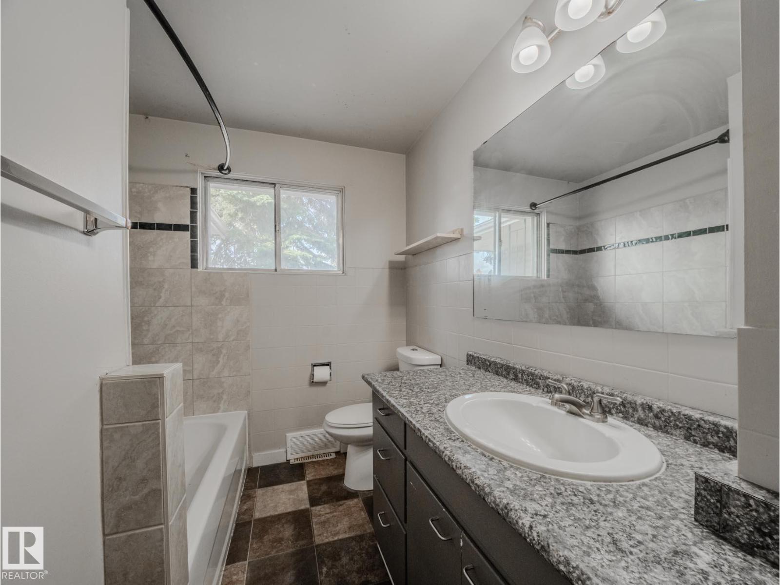 8111 159 St Nw, Edmonton, Alberta  T5R 2E5 - Photo 22 - E4462136