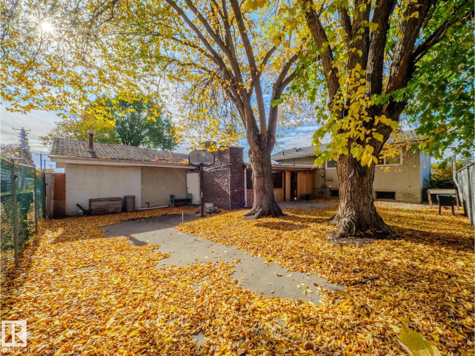 8111 159 St Nw, Edmonton, Alberta  T5R 2E5 - Photo 3 - E4462136
