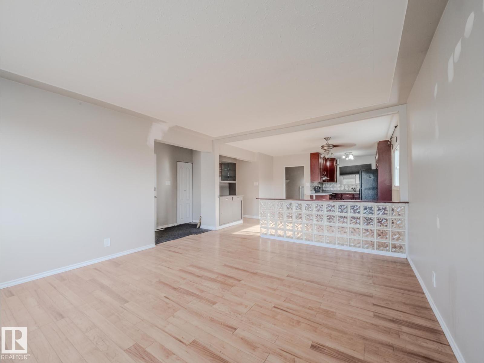 8111 159 St Nw, Edmonton, Alberta  T5R 2E5 - Photo 5 - E4462136