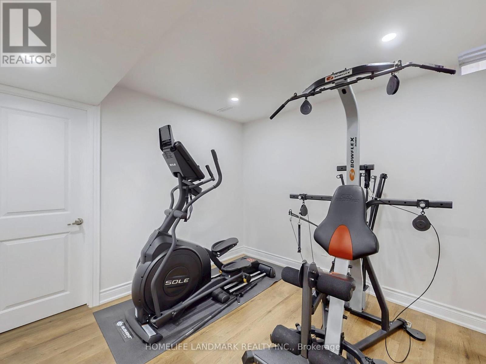 40 Belgrave Square, Markham, Ontario  L6C 2T6 - Photo 36 - N12463092
