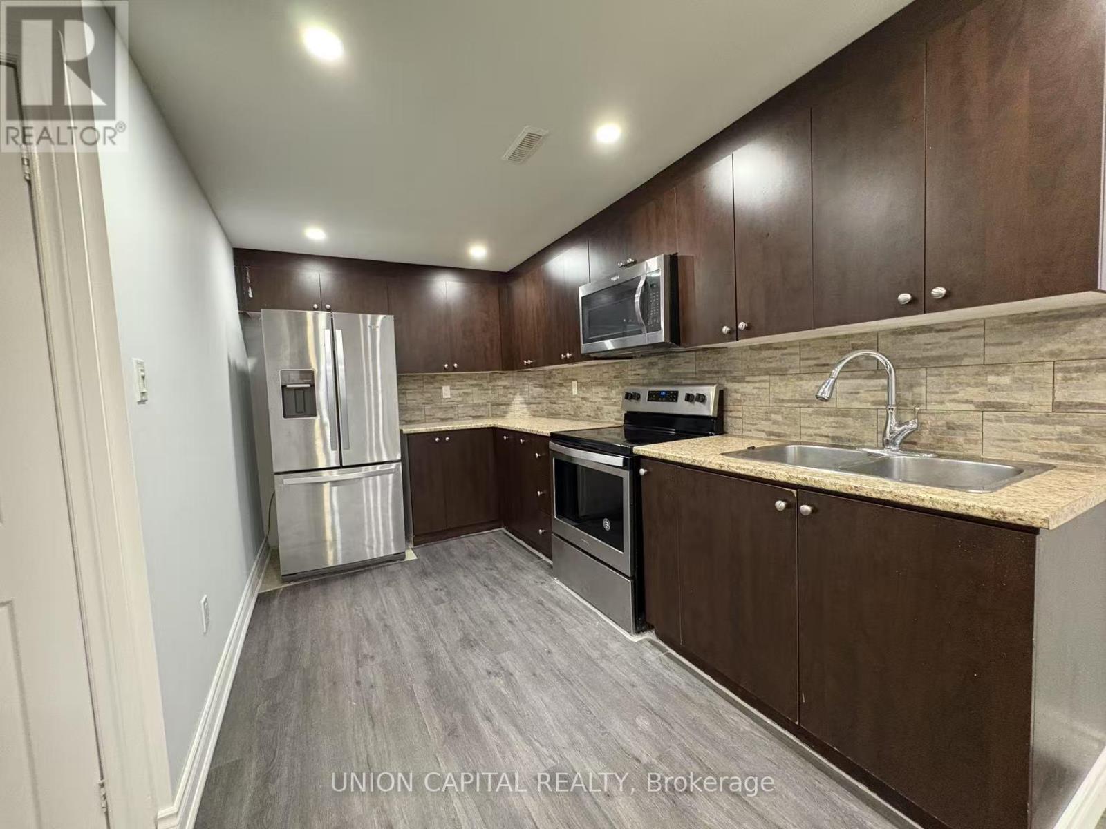 Bsmt - 21 Natanya Boulevard, Georgina, Ontario  L4P 3R6 - Photo 2 - N12463129