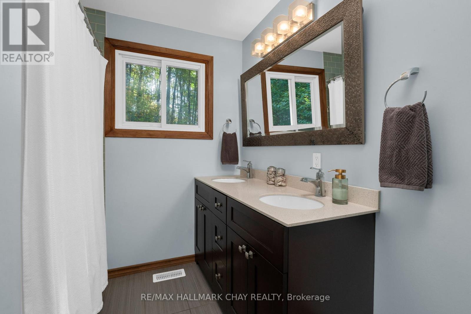 53 Doran Road, Springwater, Ontario  L0L 1X0 - Photo 15 - S12463126