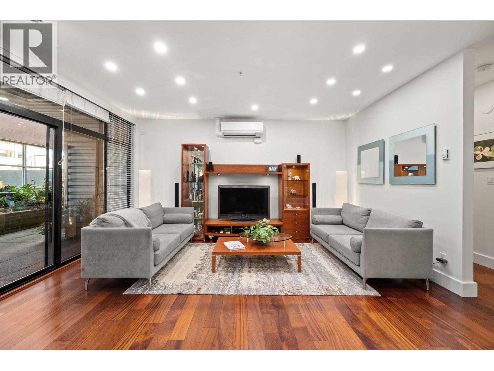 202 1750 W 2nd Avenue, Vancouver, British Columbia  V6J 1H6 - Photo 2 - R3058249