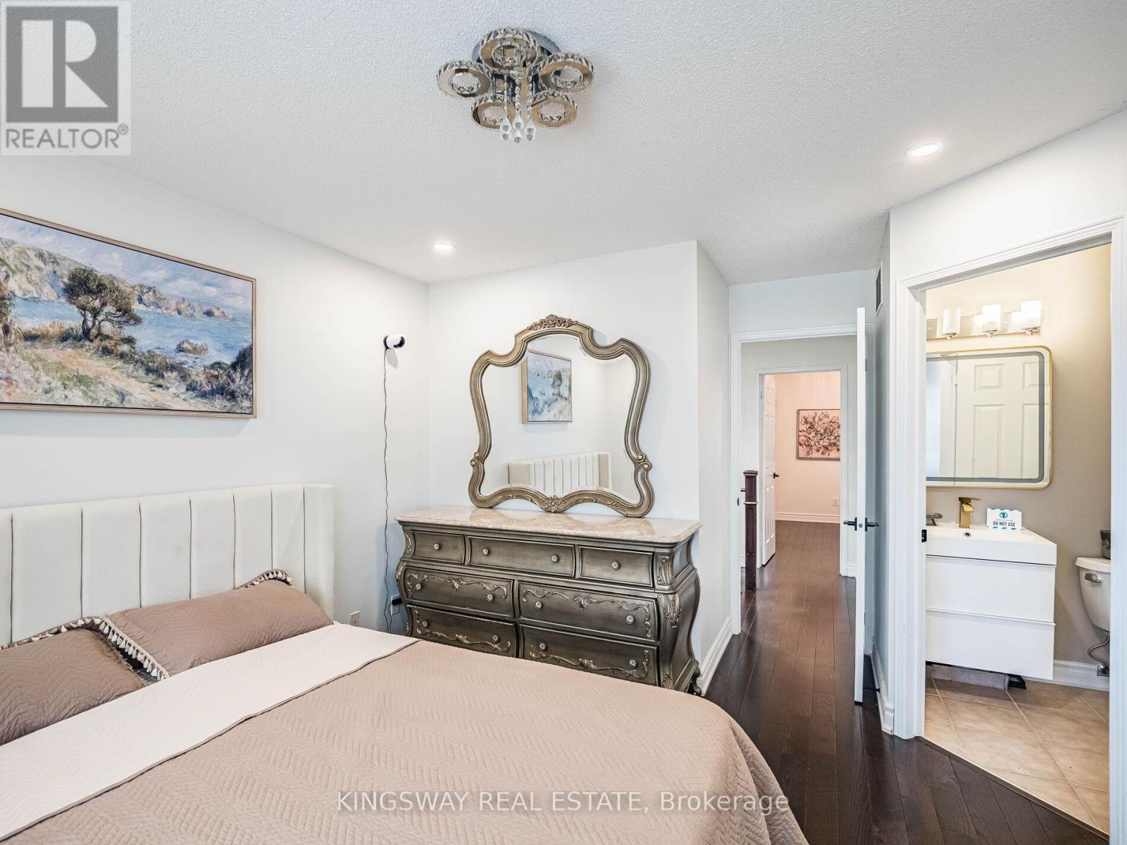 3221 Redpath Circle, Mississauga, Ontario  L5N 8R3 - Photo 28 - W12463045