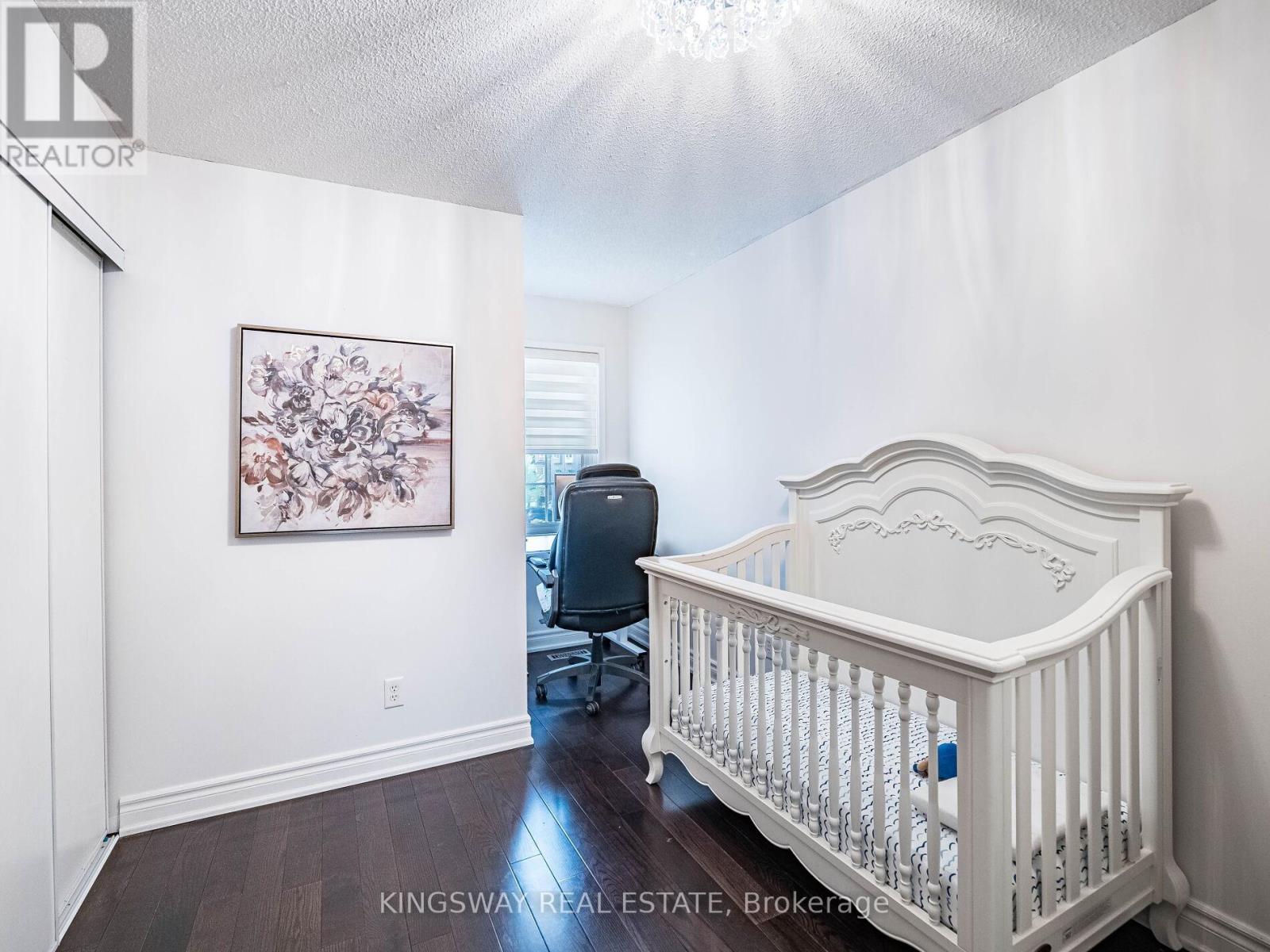 3221 Redpath Circle, Mississauga, Ontario  L5N 8R3 - Photo 30 - W12463045